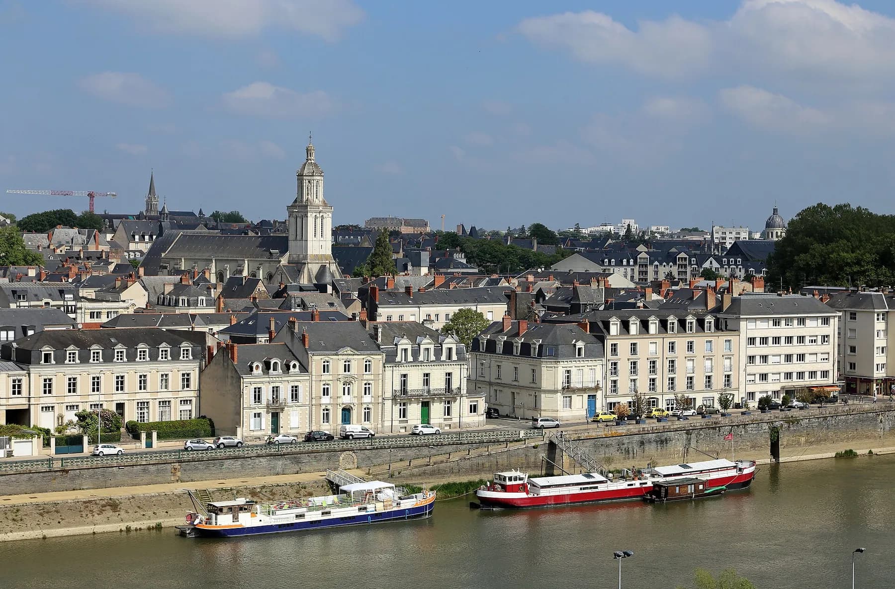 La Maine et le quai des Carmes, rive de la Doutre à Angers