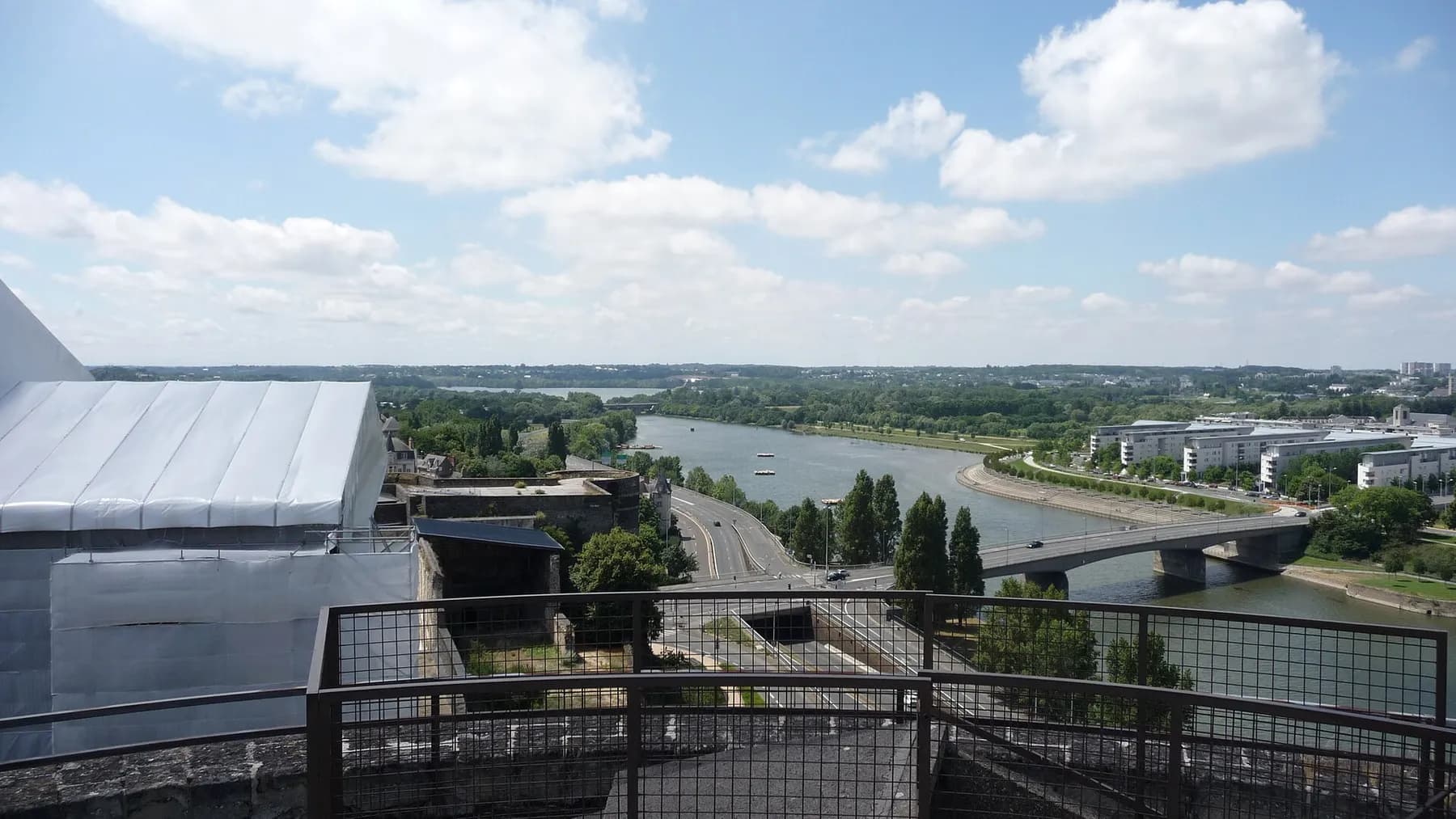 Le lac de Maine et ses espaces verts à l'ouest d'Angers