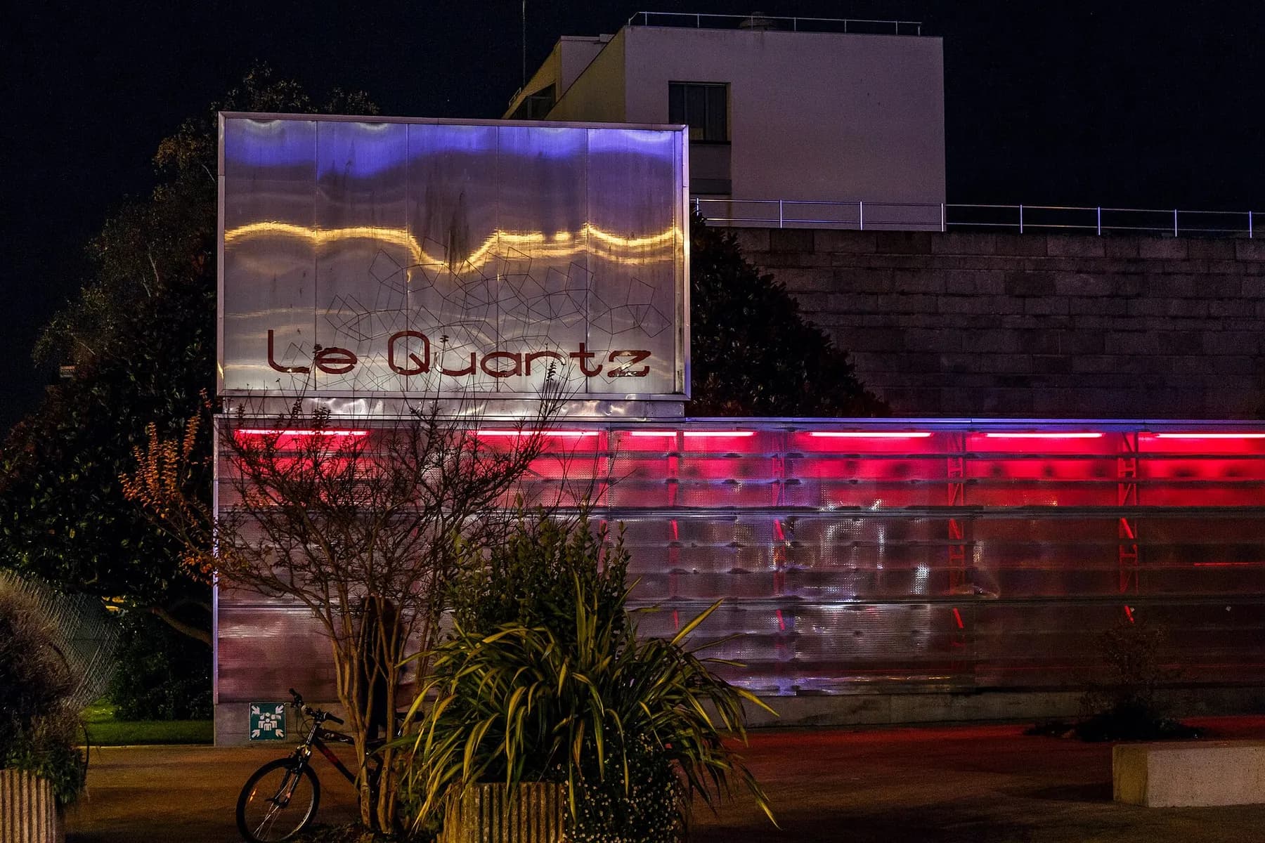 L'esplanade de la salle Le Quartz, scène nationale de Brest